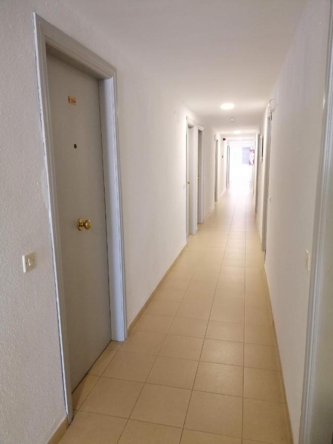 Apartamentos Puerta Del Sur Sevilla Buitenkant foto