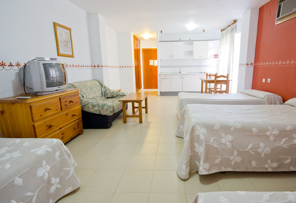 Apartamentos Puerta Del Sur Sevilla Buitenkant foto